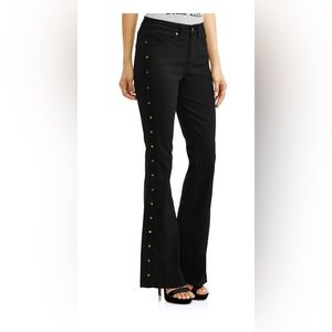 Sofia Vergara Black Boot Cut Jean!